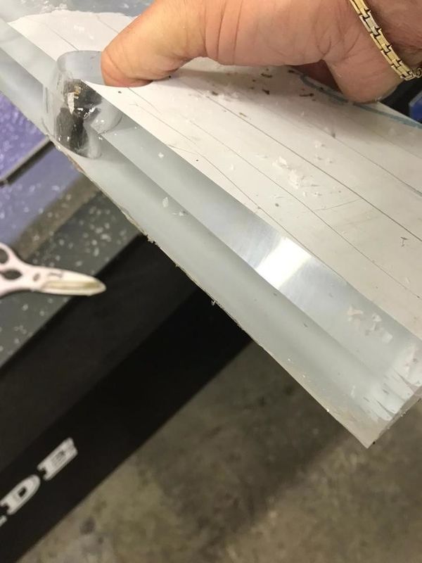 Kleingröße Acryl Rand Poliermaschine 1000mm Acryl Baffle Schreibtisch Trennwand Sadie Diamant Poliermaschine für Plexiglas