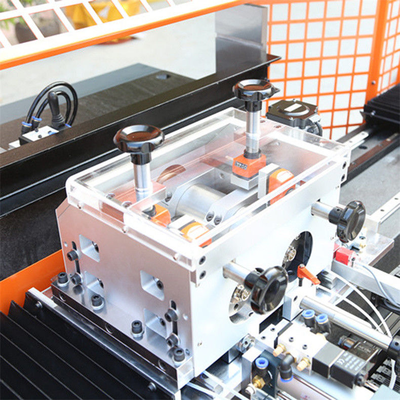 Anti-Epidemie-Schutzwand-Produktionsausrüstung SD-R70 Hochgeschwindigkeits-R-Winkel-Entgratmaschine Automatische Acryl-PMMA-Fasenmaschine