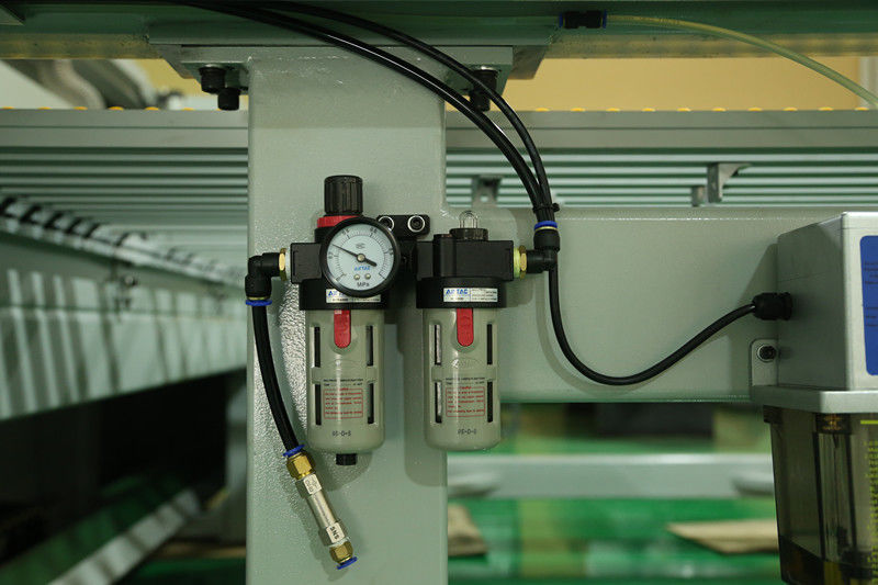 SD-1350 Acryl CNC Elektronik-Plattensäge  Acryl-Tischkreissäge Automatische Zuführung Acryl Elektronische Schneidesäge für PMMA PS MS