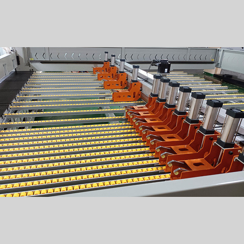 Effiziente Acryl-Design Schneidmaschine Genauigkeit 3800mm Sägelänge 11kw Kopf Säge Motor