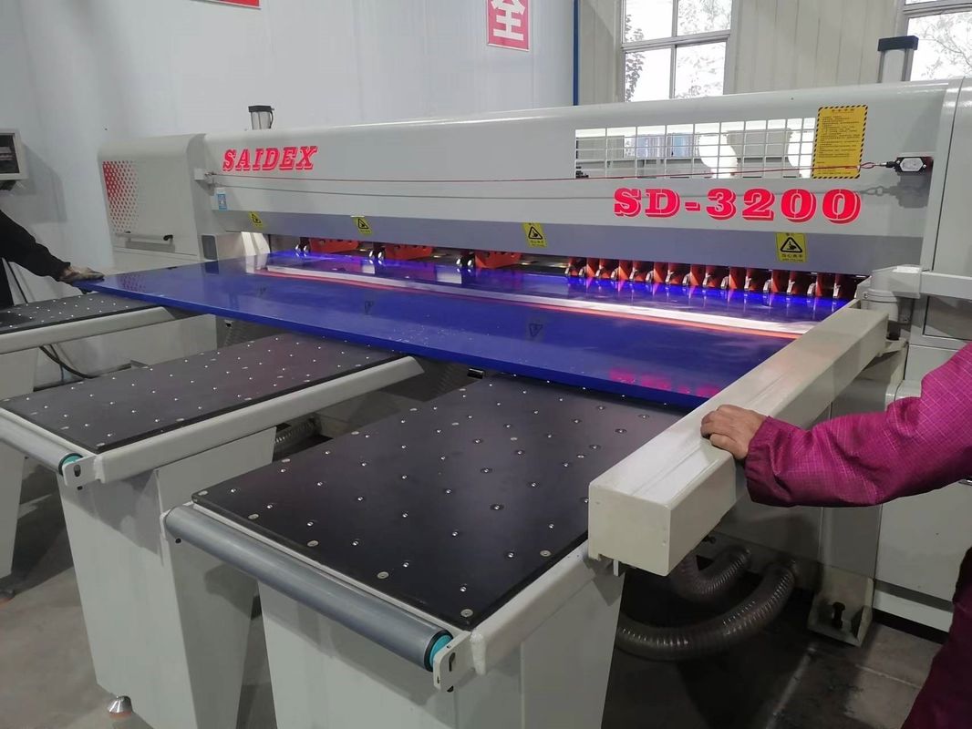 Stabile Acrylschneidmaschine, CE-CNC-Routermaschine Acrylschneidesaugen ohne Holzbearbeitung