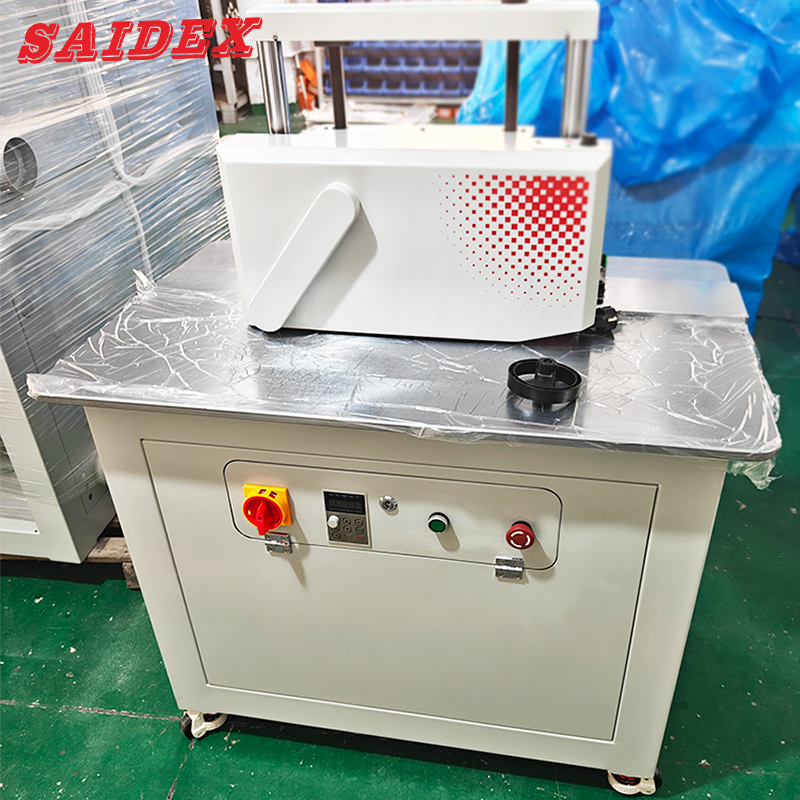 OEM 280kg mit Wasserkühlung 2.5kW Leistung 45 Grad Acryl Bevel Trimming Machine Acryl Chamfering Machine